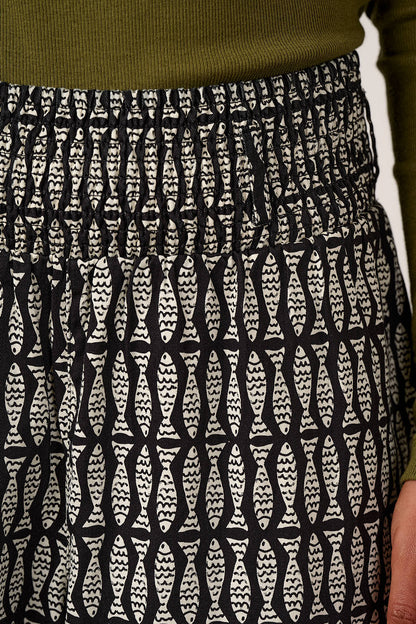 Alexa - Cotton Trousers in Black & White Minnow Print
