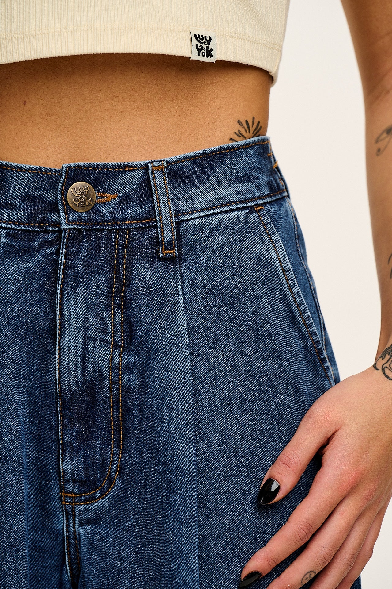 Cole - Wide Leg Denim Jeans in Mid Wash Blue